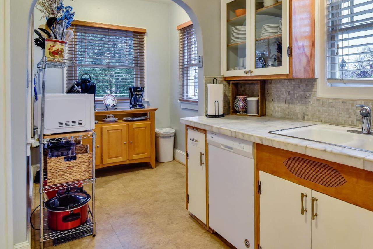 Private Hot Tub, Porch And Patio Holiday home Portland