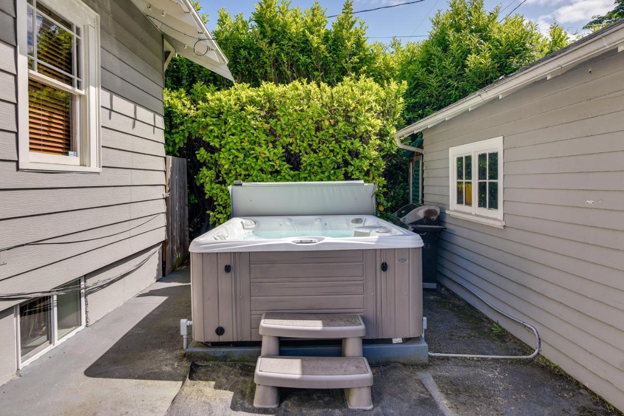 Private Hot Tub, Porch And Patio Holiday home *