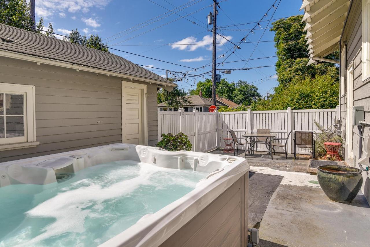 Holiday home Private Hot Tub, Porch And Patio *